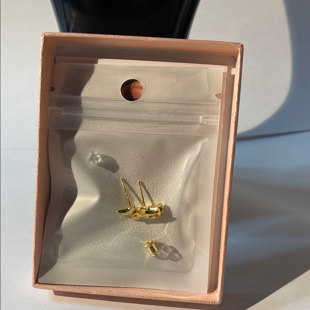 Elegant Gold Stud Earrings